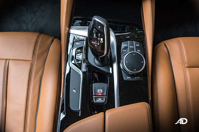 bmw 5 series 520i review road test interior central console philippines