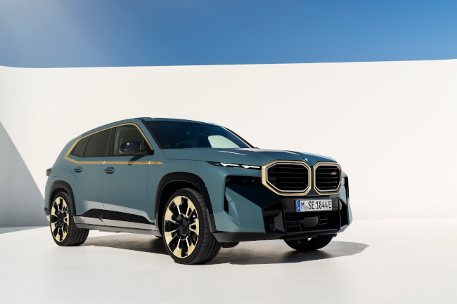BMW XM Quarter