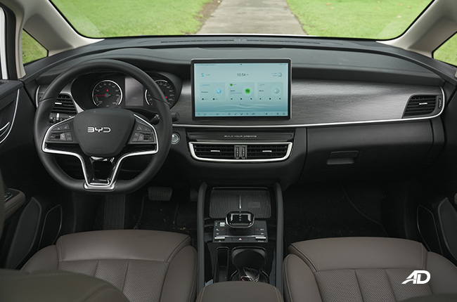 BYD eMAX 7 Dashboard