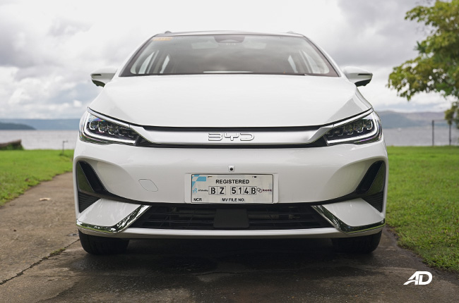 BYD eMAX 7 Exterior 1