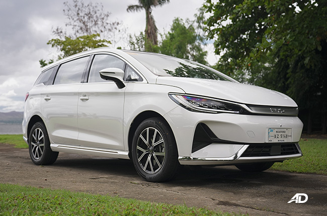 BYD eMAX 7 Exterior 2 