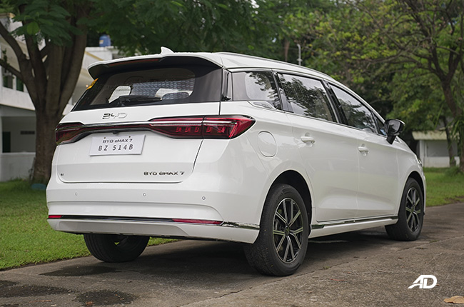 BYD eMAX 7 Exterior Rear Quarter