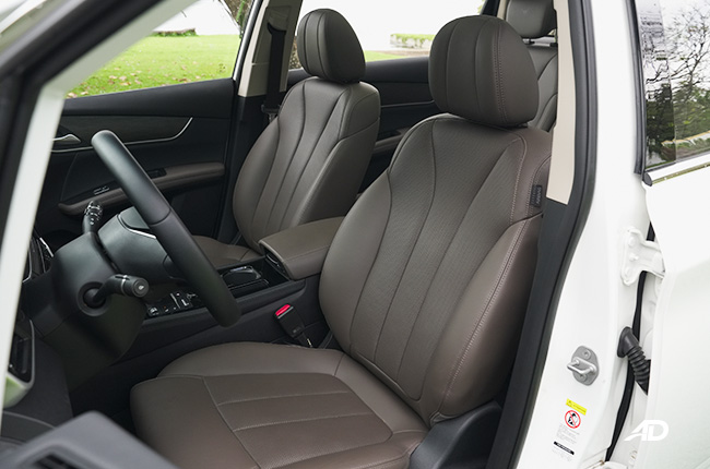 BYD eMAX 7 Front Row