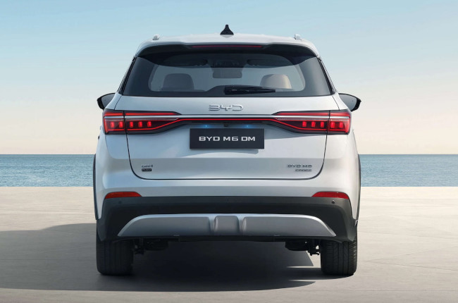 BYD M6 Rear
