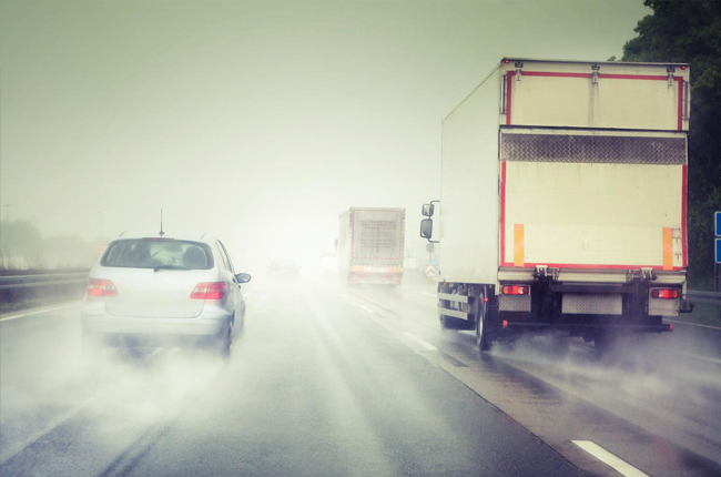 7 things to keep in mind when driving under low-visibility | Autodeal