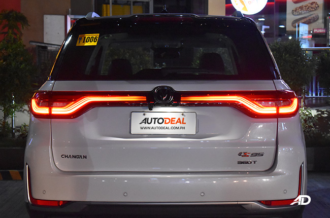 Changan CS95 exterior night shot