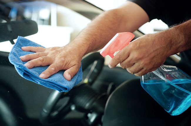 How to prevent windshield fogging