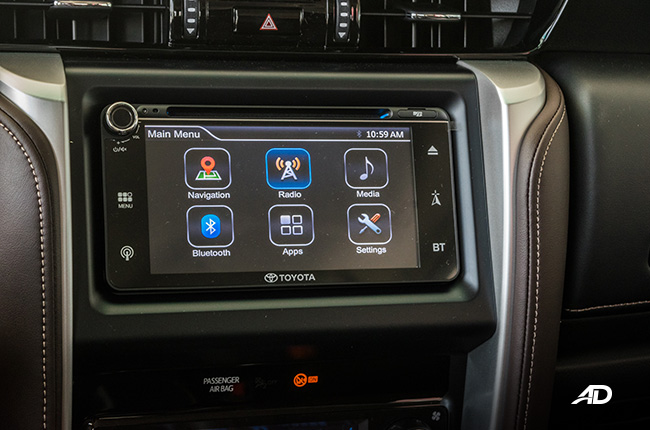 current generation toyota fortuner infotainment system