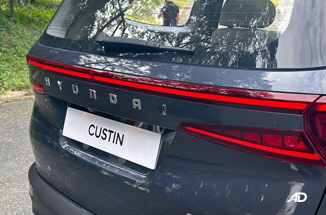 Custin Exterior Rear Door