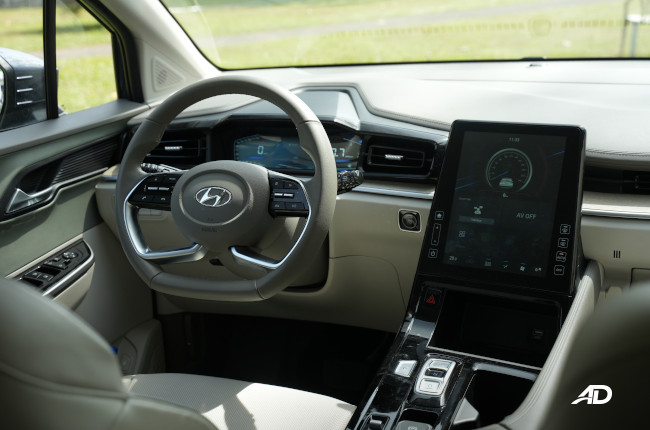 Custin Interior Steering Wheel