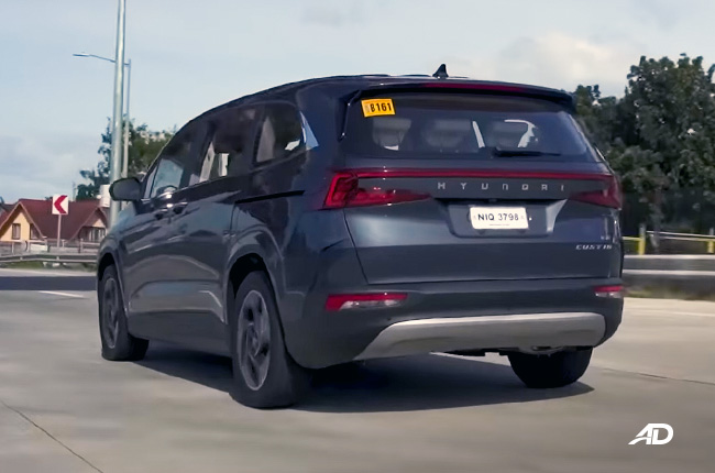 Custin Moving Shot Rear