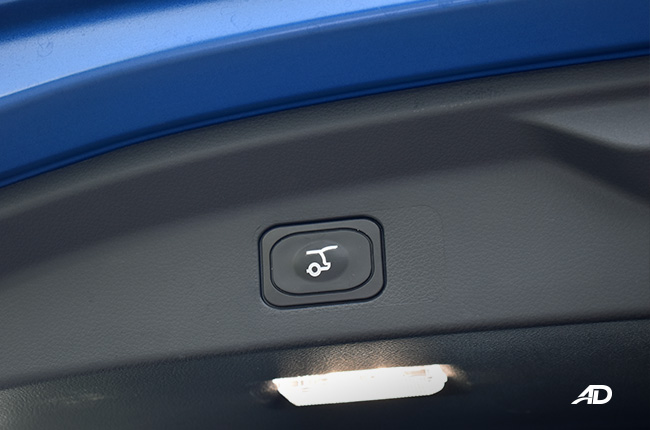 Ford Everest Sport exterior power tailgate