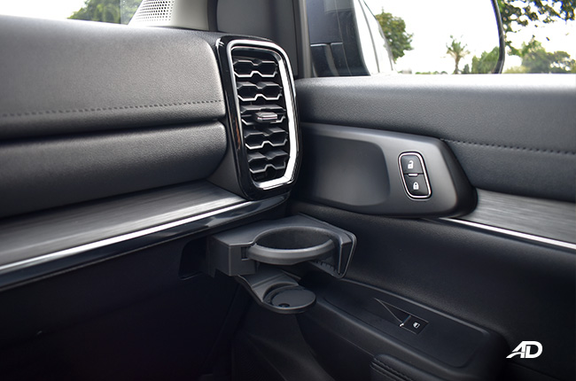 Ford Everest Sport interior  cup holder