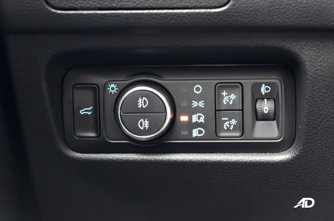 Ford Everest Sport interior headlight controls