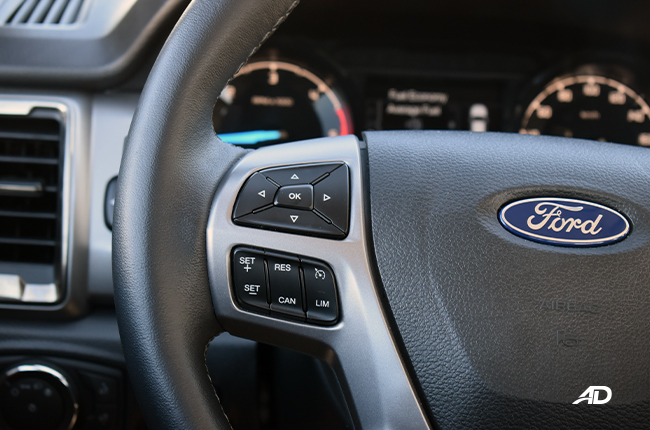 Ford Ranger XLT interior  steering wheel