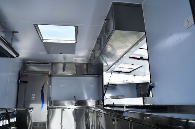 Foton Food Truck kitchen