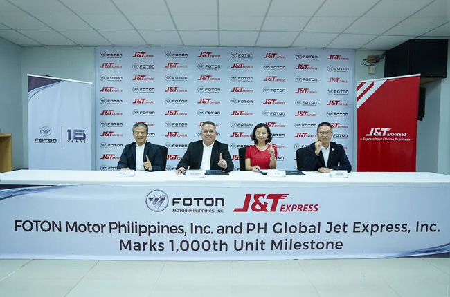 Foton - J&T News turnover ceremony