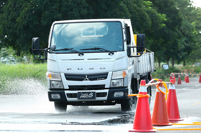 FUSO Canter