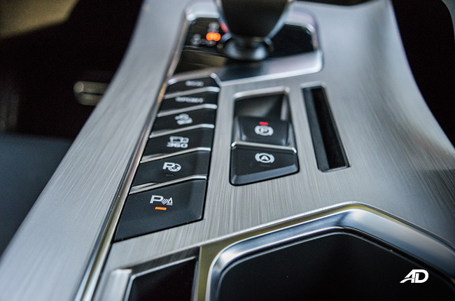 geely coolray road test review automatic parking interior