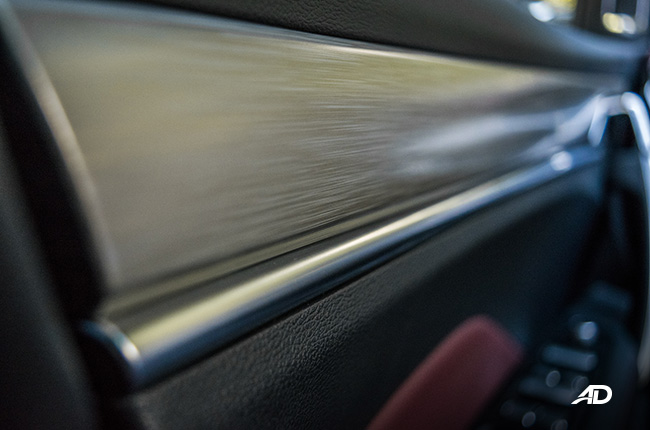 geely coolray road test review interior door panels