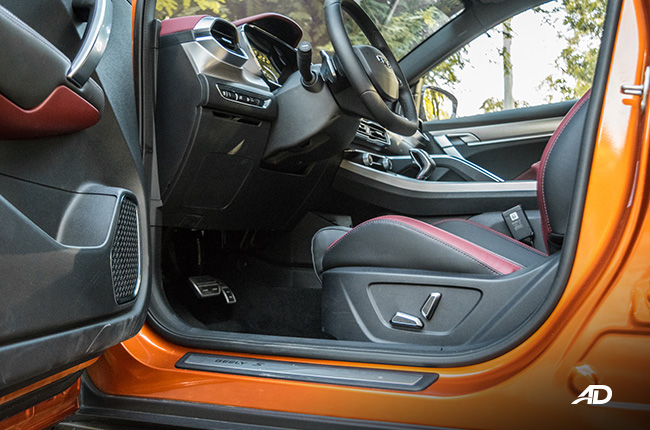 geely coolray road test review interior front seats legroom philippines