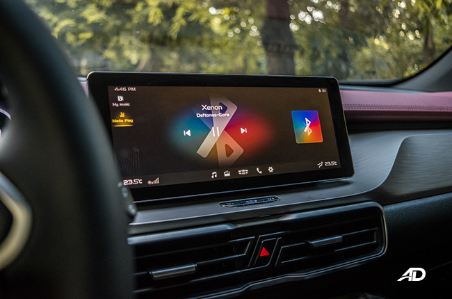 geely coolray road test review interior infotainment