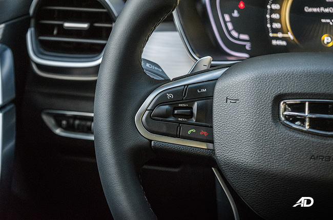 geely coolray road test review interior steering wheel controls