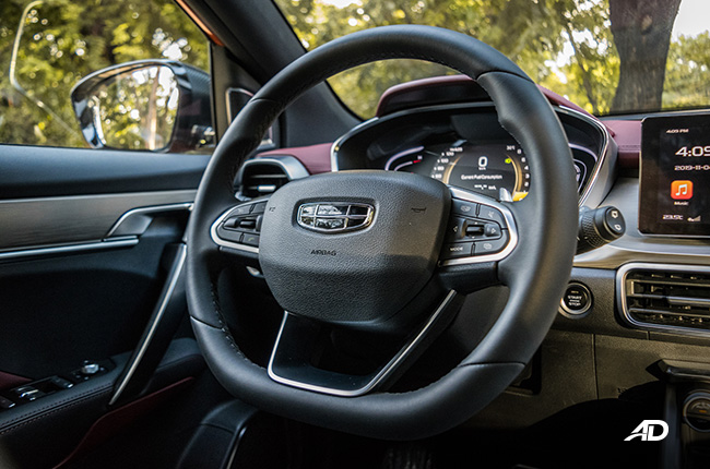 geely coolray road test review interior steering wheel interior