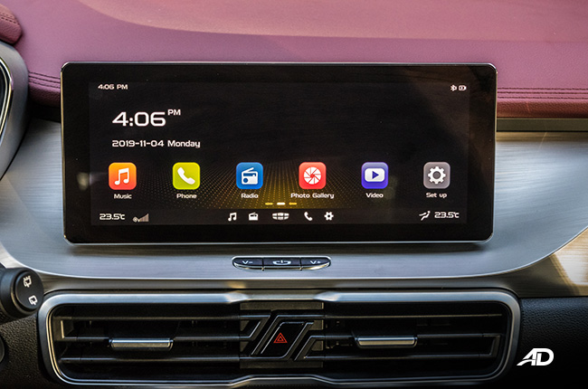 geely coolray road test review interior touchscreen infotainment system