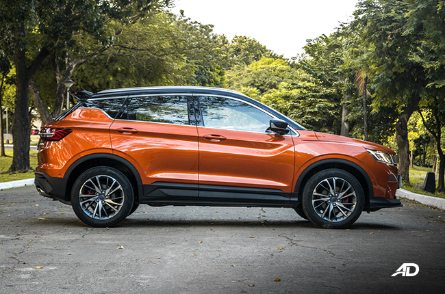 geely coolray road test review side exterior