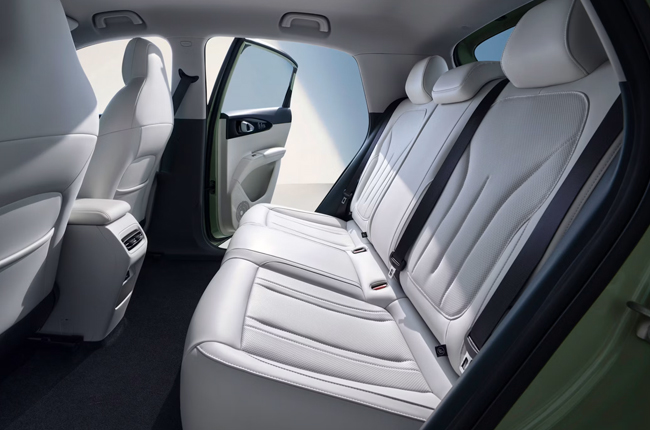 Geely EX2 2nd Row