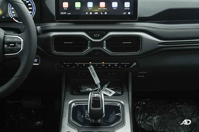 Geely Okavango climate controls