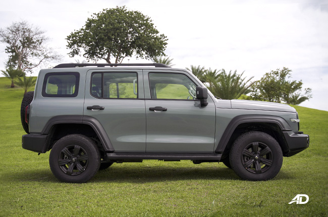 GWM Tank 300 Profile