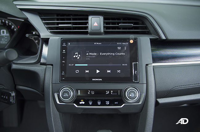 Honda Civic 1.8 S Infotainment System