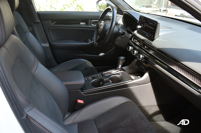 Honda Civic RS interior front passenger space