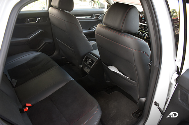 Honda Civic RS interior rear passenger space