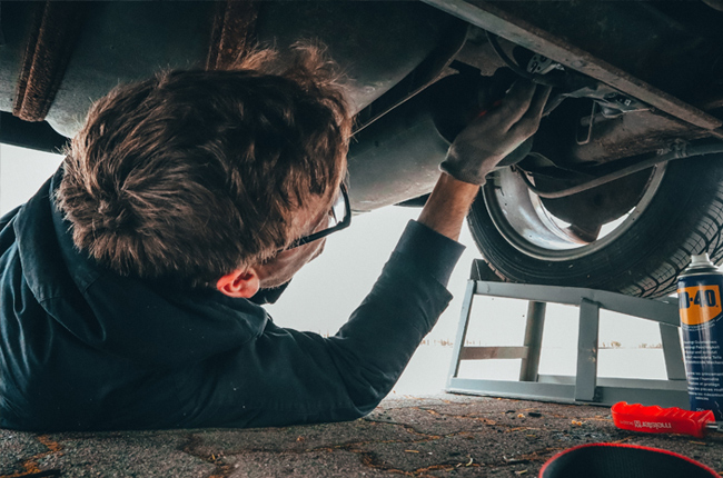 How to repair your car's engine oil leak