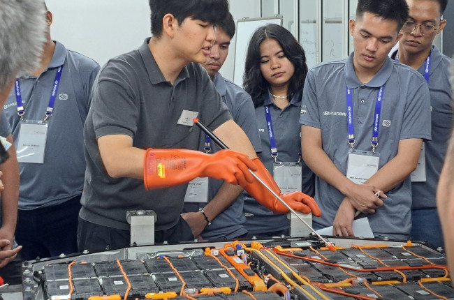 Hyundai Accelerate Program 1