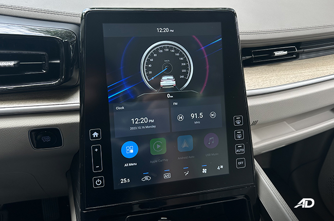 Hyundai Custin Infotainment Screen