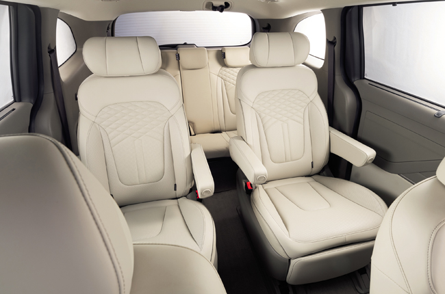 Hyundai Custin Second Row