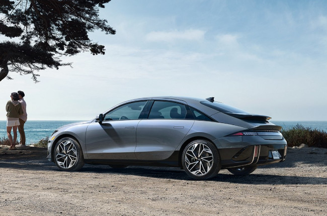 Hyundai IONIQ 6 Side shot