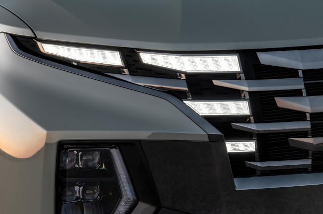 Hyundai Santa Cruz Pickup Truck DRLs