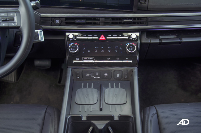 Hyundai Santa Fe Charging Pad