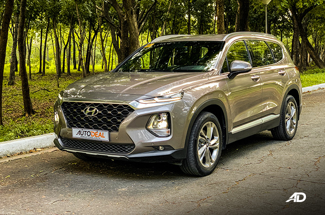 hyundai santa fe road test exterior front quarter