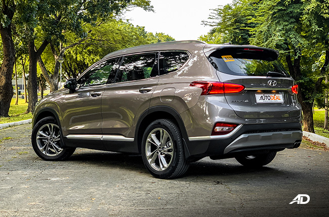 hyundai santa fe road test exterior rear