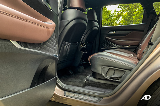 hyundai santa fe road test interior second row
