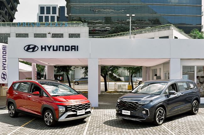 Hyundai Stargazer and Custin