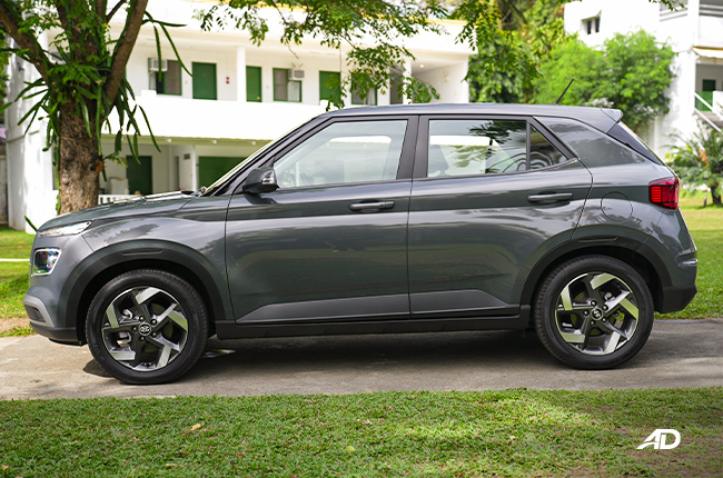 Hyundai Venue GLS Side