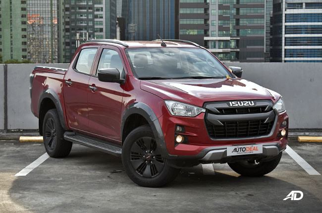 Isuzu D-MAX exterior front quarter high angle
