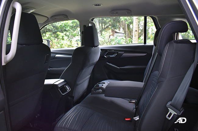 Isuzu mu-x 3.0 LS-A AT interior 2nd row